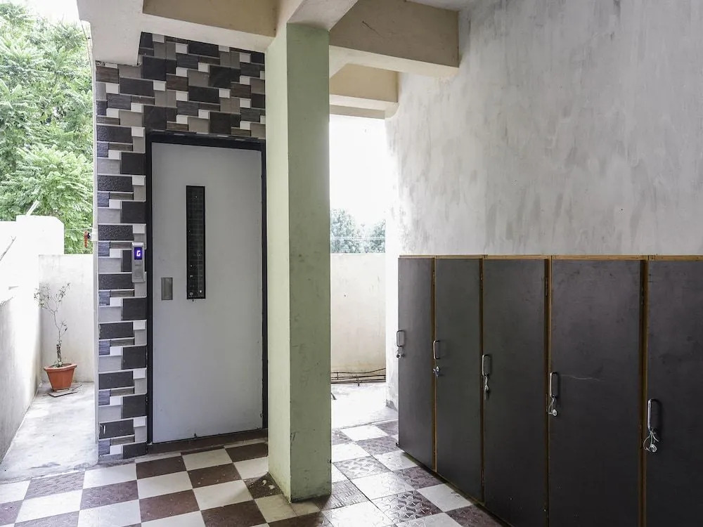 Oyo 17302 Yugis Vedhika Hotel