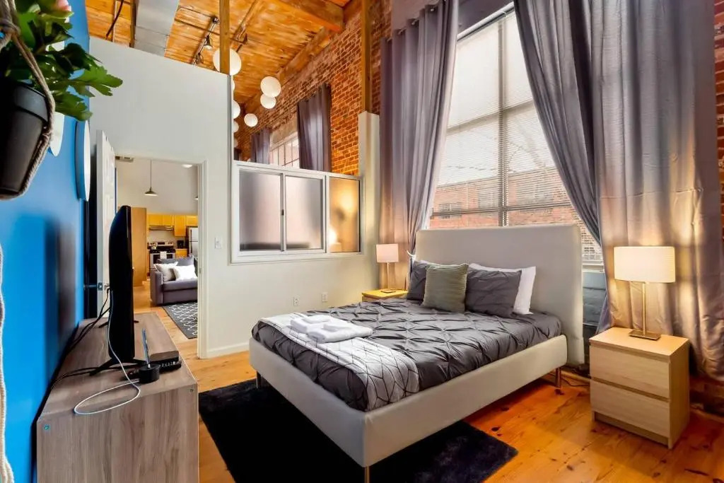 Trifecta Historic Brick 2BR Getaway Superhost