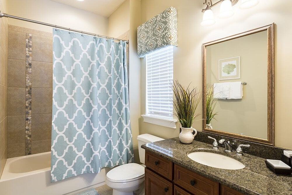 Terrific 5 bed home with a cinima & pool