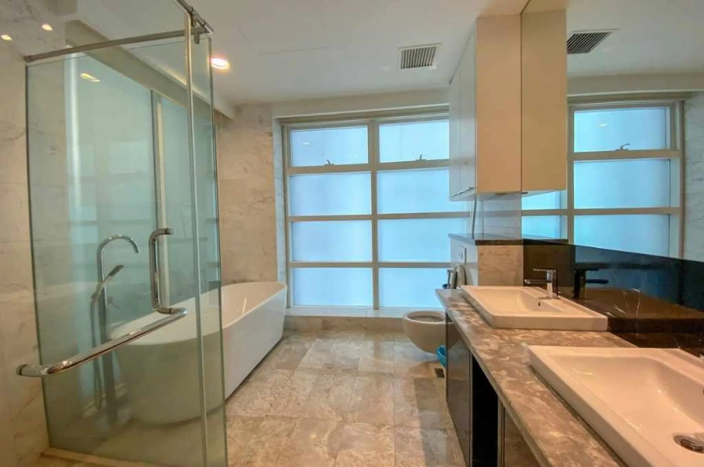 #23 SKY POOL Staycation BATH TUB KLCC Cantik =D