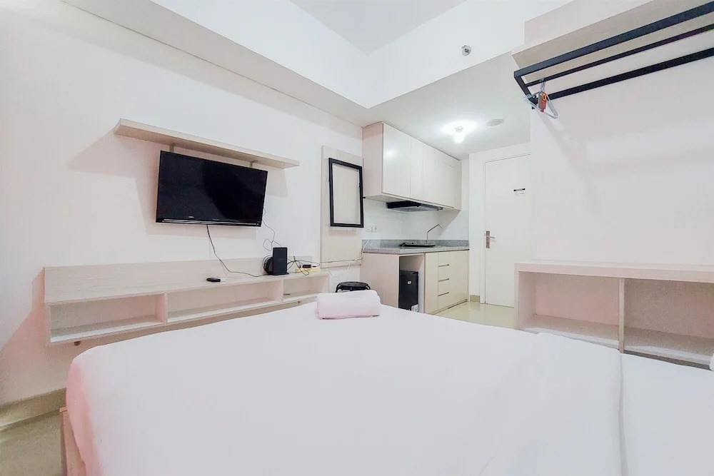 Minimalist Studio At Poris 88 Apartment