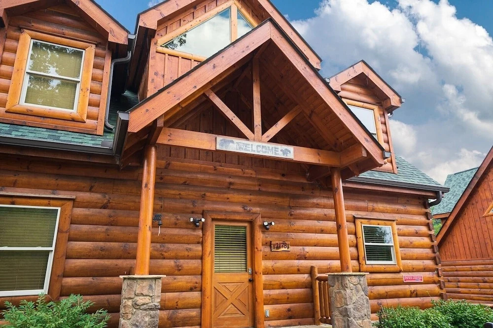 Heavenly Hideaway 4 Bedroom Home by Redawning