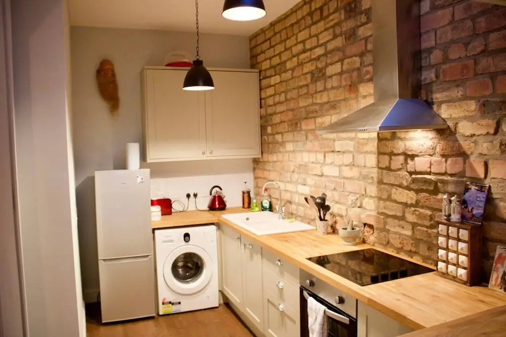 1 Bedroom Flat Overlooking Water of Leith Sleeps 2
