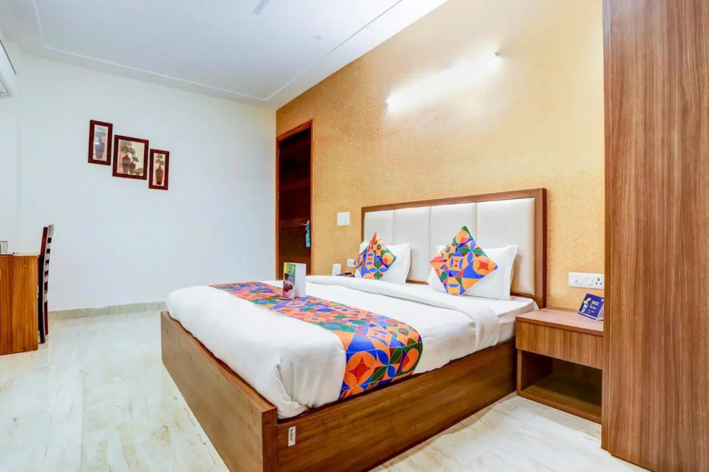 FabHotel Golf Inn