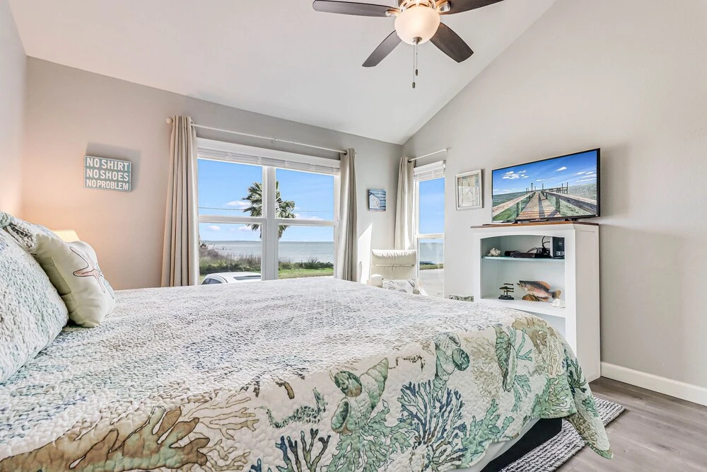 Bayfront Kontiki 3 Bedroom Condo by RedAwning