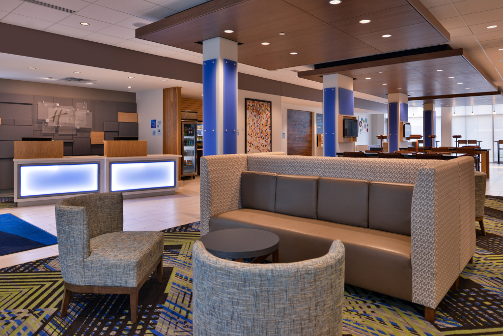 Holiday Inn Express & Suites - Marshalltown by IHG