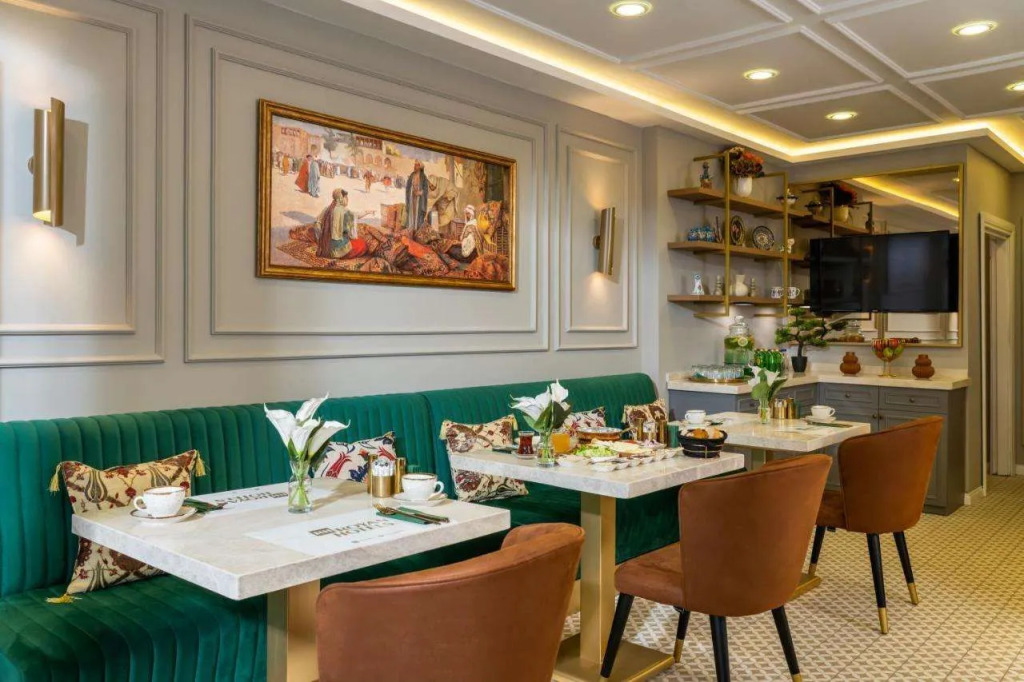 Royan Suites