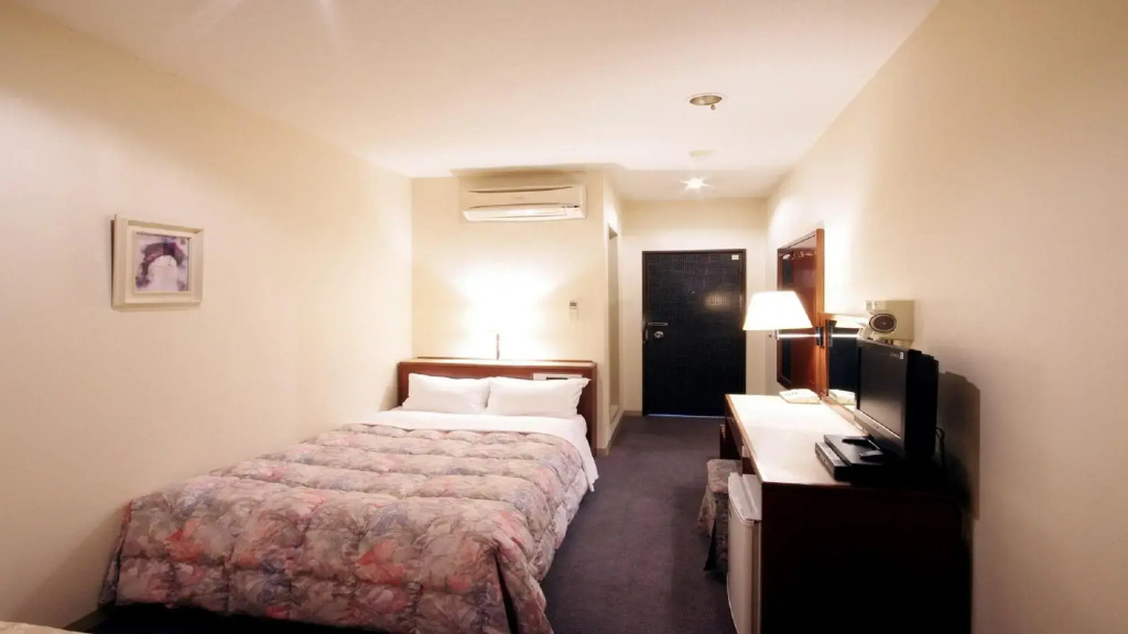 Leo Plaza Hotel