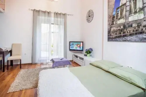 Apartment Dora