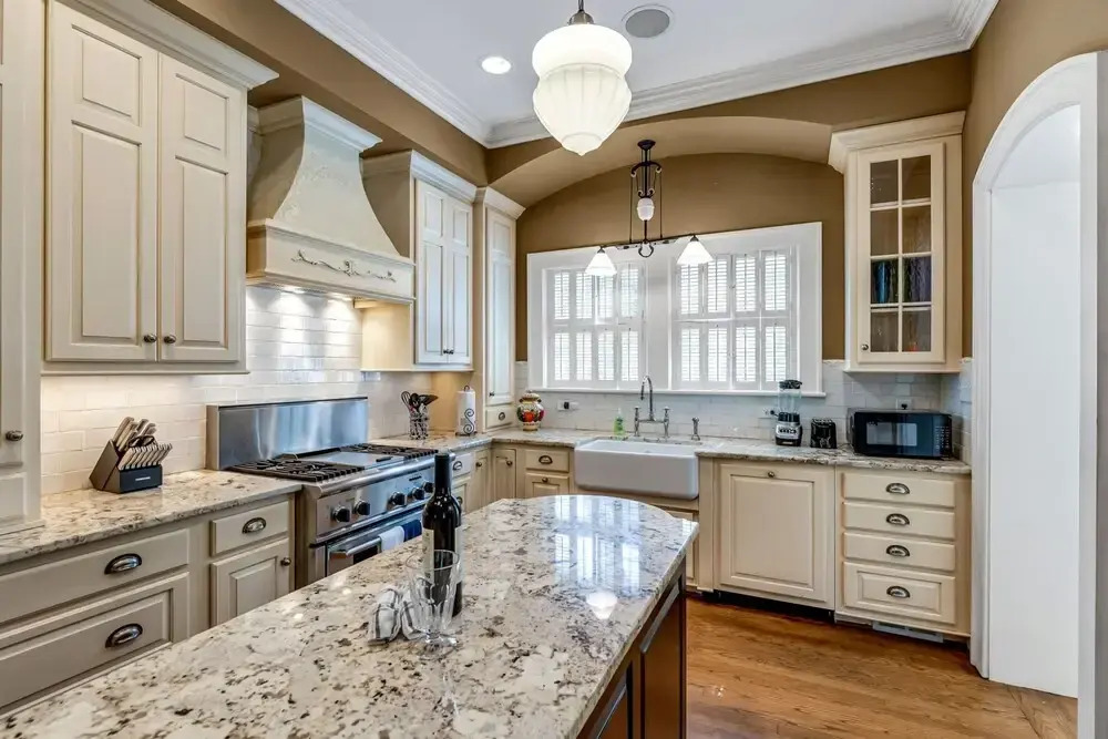 Elegant House with Patio in Greensboro