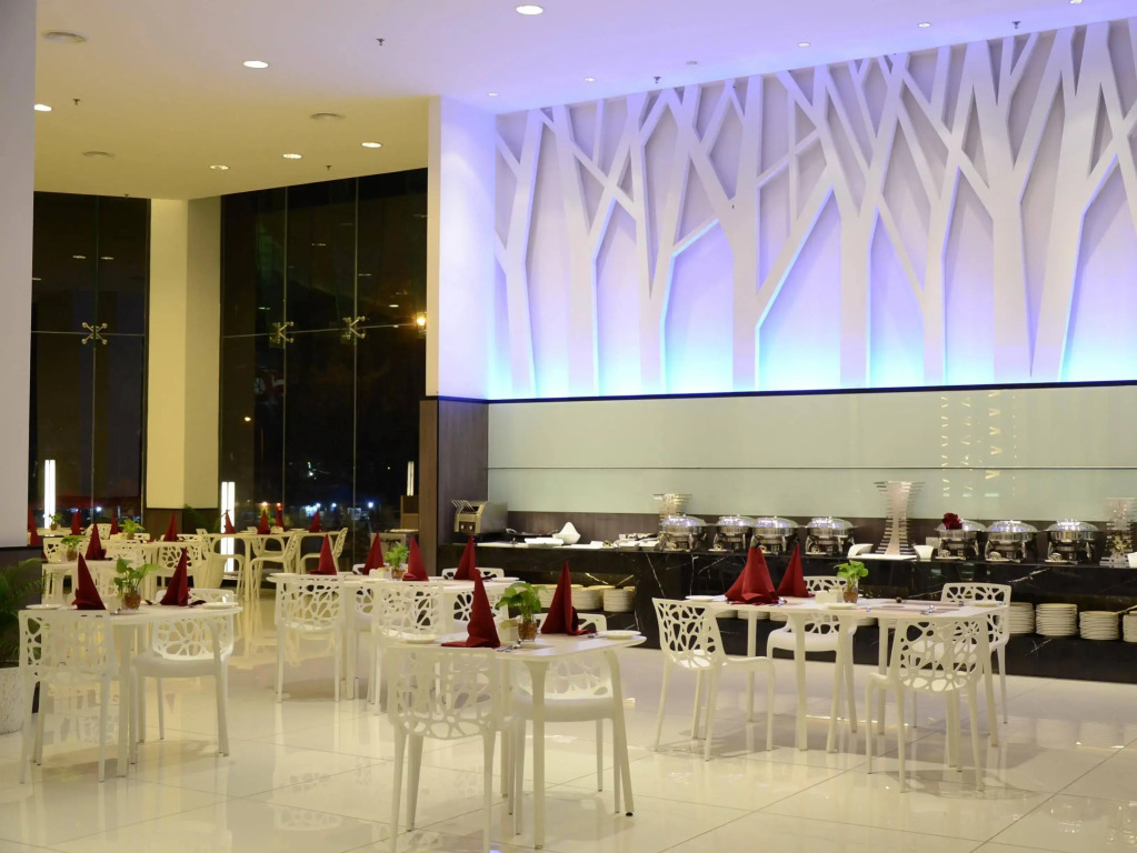 Grand Alora Hotel