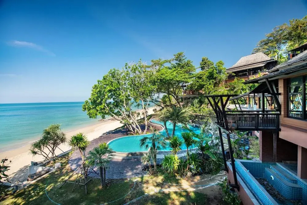 Nirvana Beach Resort, Koh Lanta SHA Extra Plus
