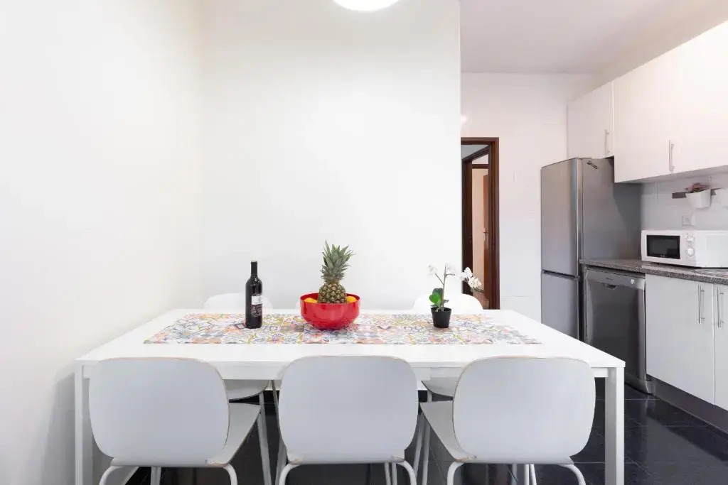 Host Wise - Deluxe Bright Flat with Netflix