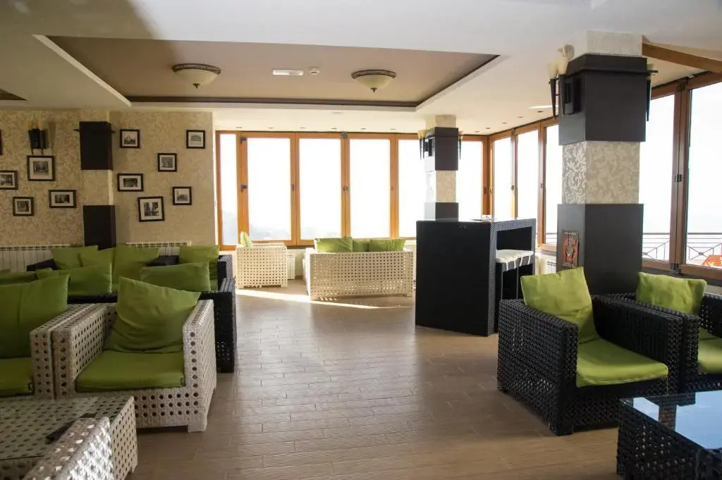 Premier Lux 38 Milmari