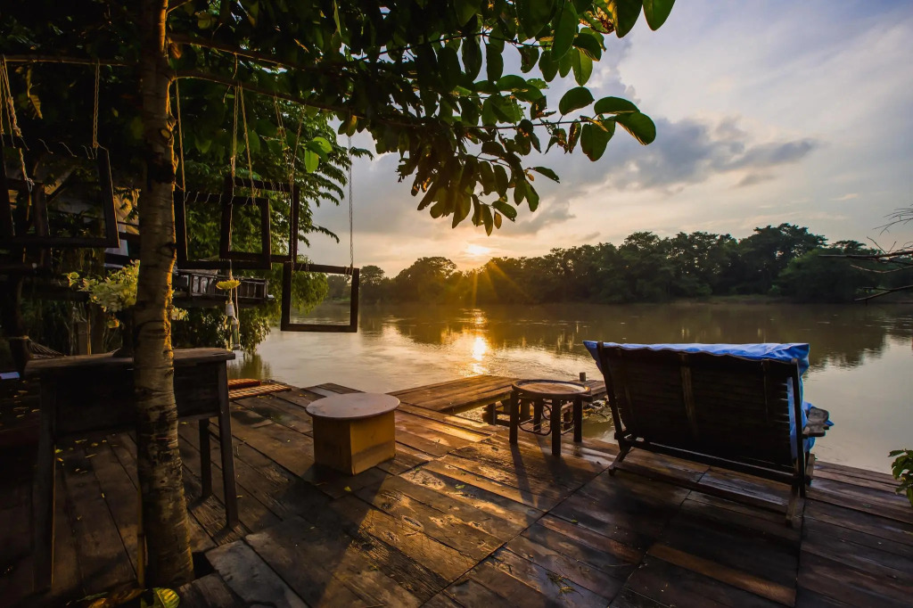 The Antique Riverside Resort