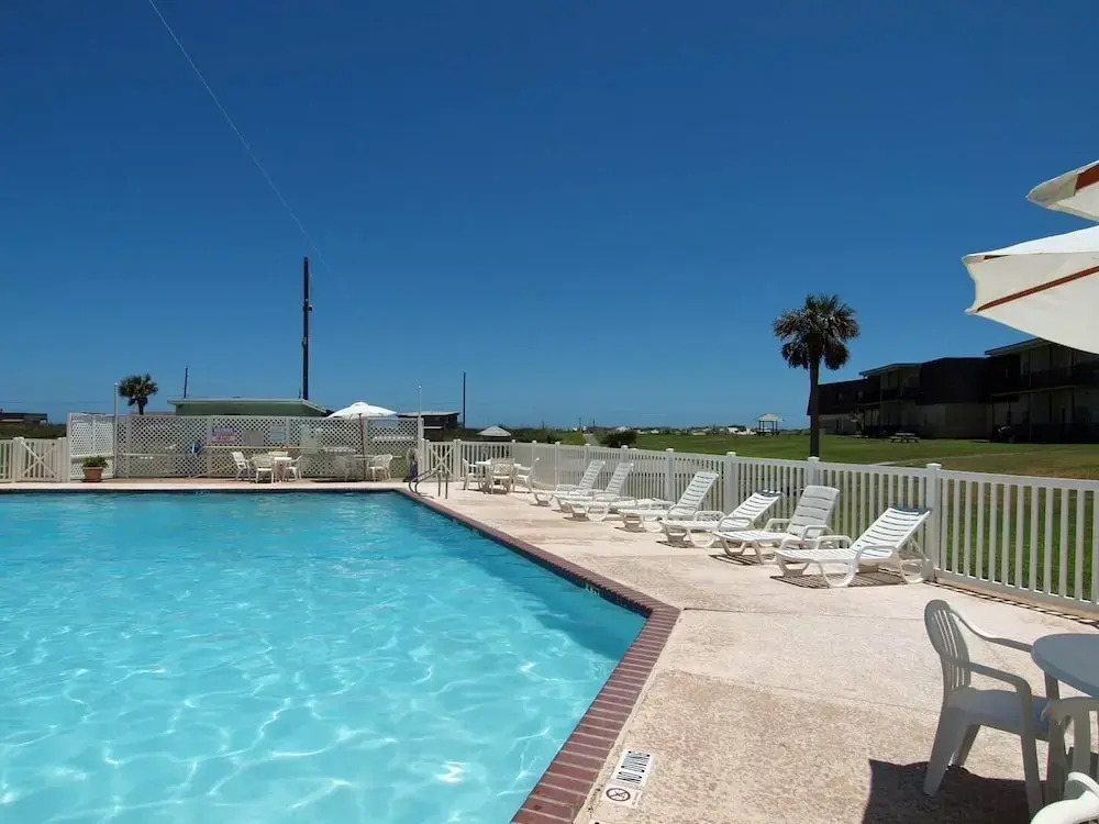 Island 4 1 Bedroom Condo