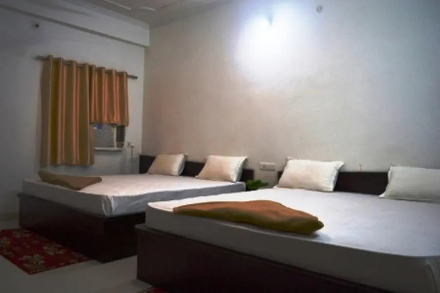 Hotel Nagina Palace
