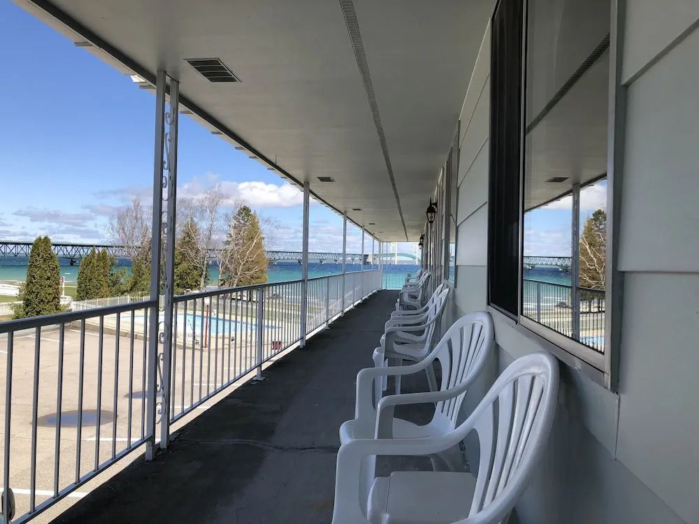 Riviera Motel