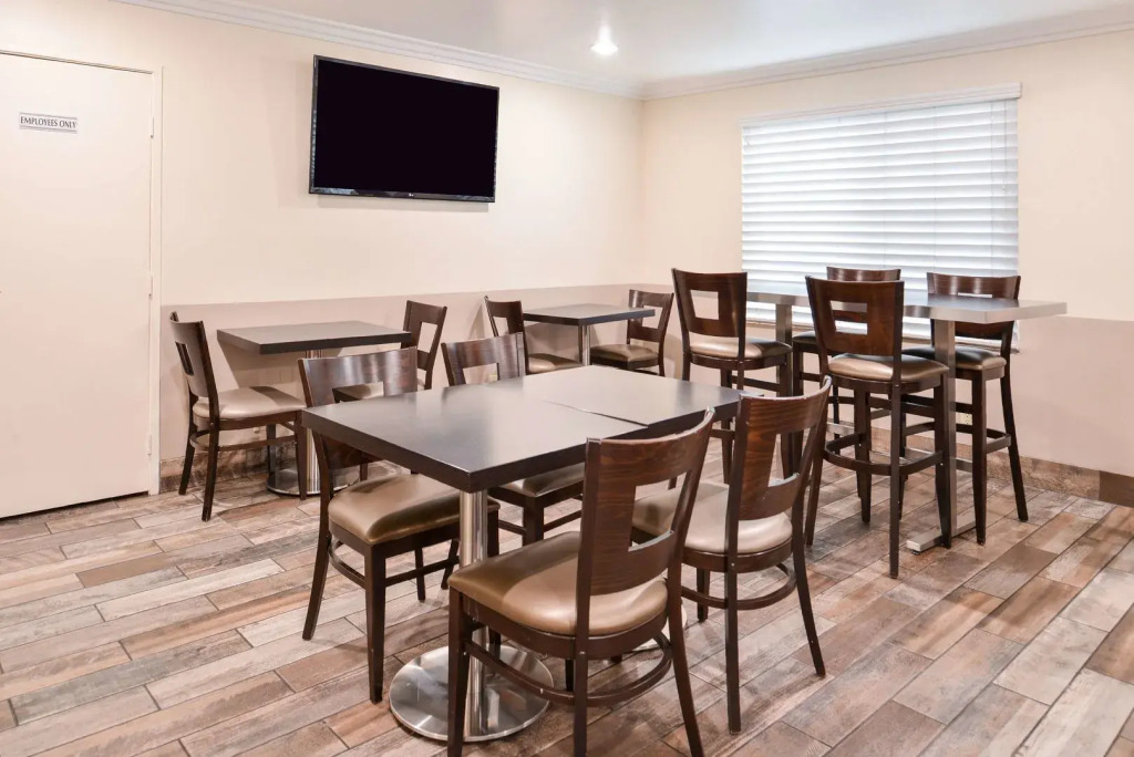 Best Western Airport Plaza Hotel   LAX Airport LA Stadium