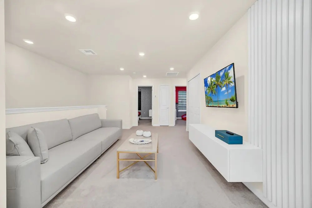 Stylish 5BR Home With Mickey Cars Rooms