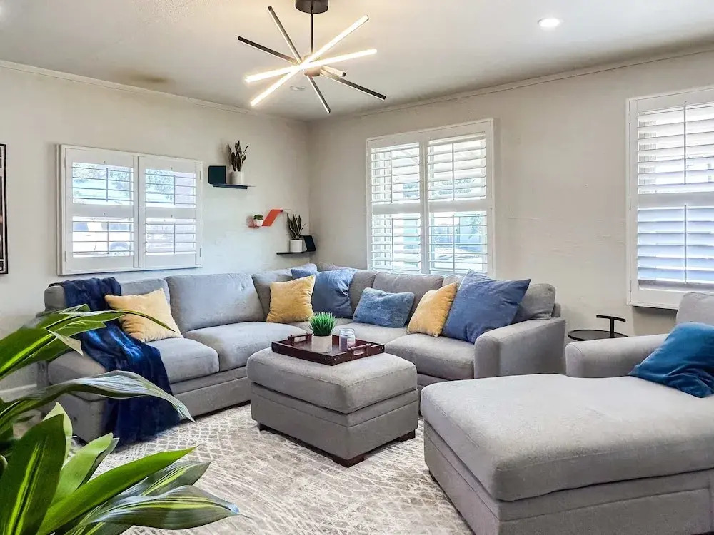 Phoenix 4 BDR Home With Outdoor Entertainment