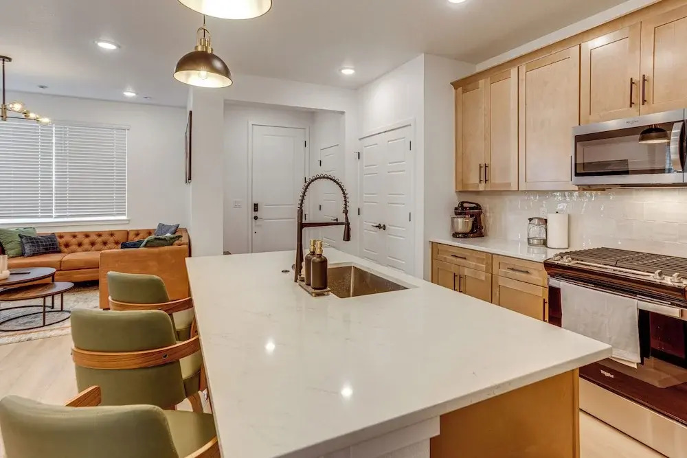 Great for Families! Newly Built Home in Aurora