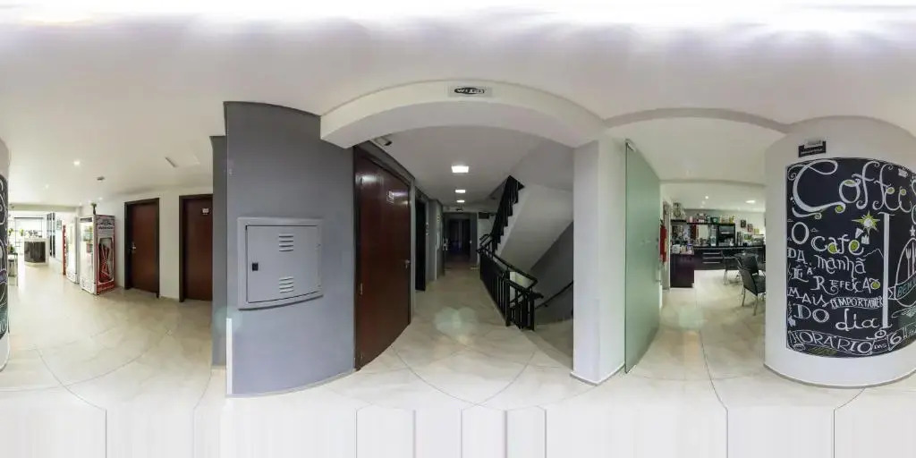Hollyster Hotel
