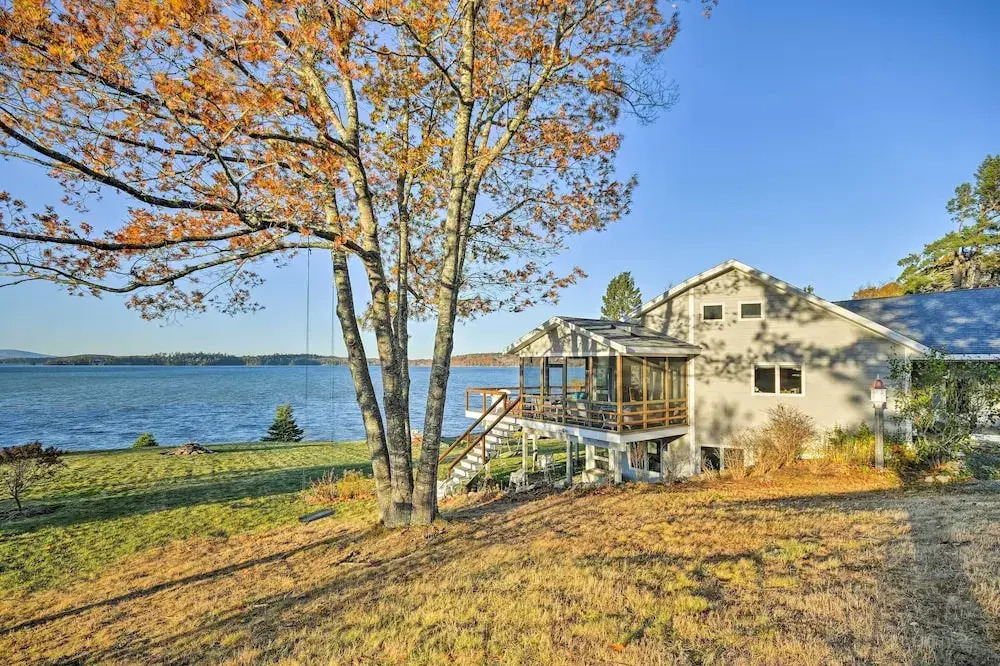 Luxurious Oceanfront Flanders Bay Home w/ Kayaks!