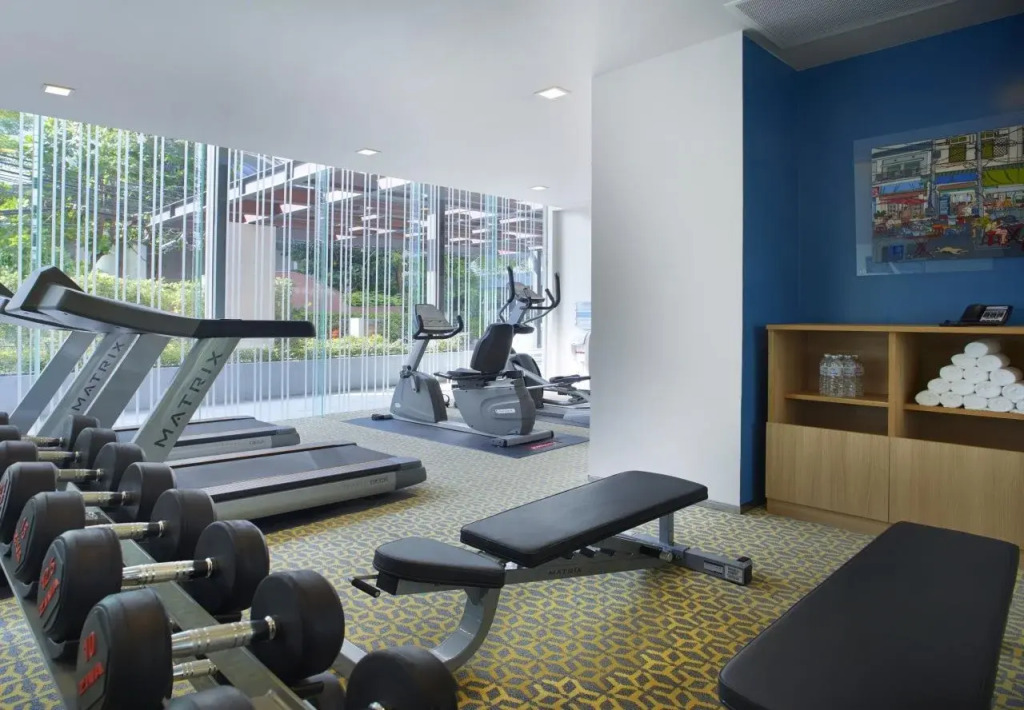 Отель Holiday Inn Express Bangkok Sathorn