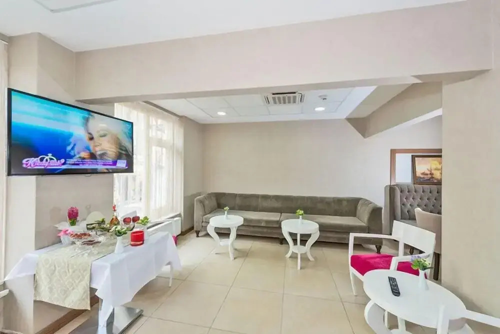 La Garden Hotel