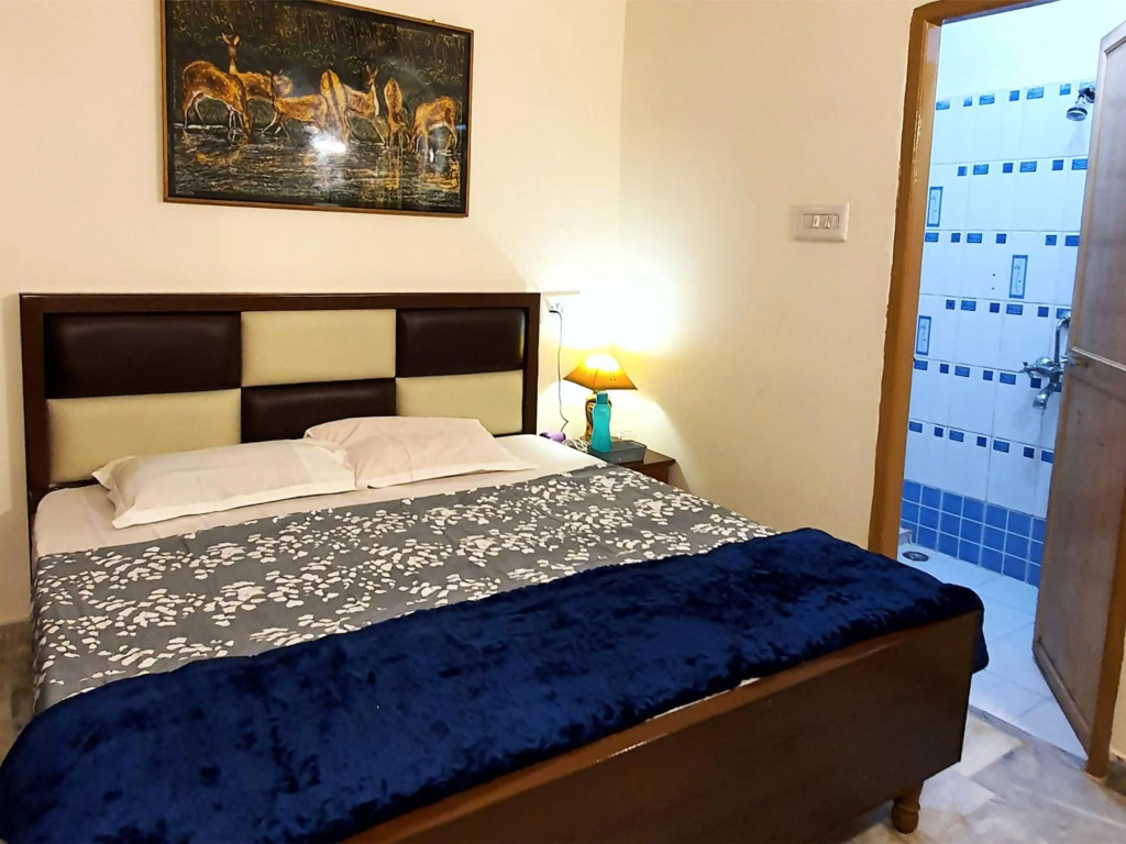 Aditya Premium HomeStay- Furnished Air Conditioned- 2BHK