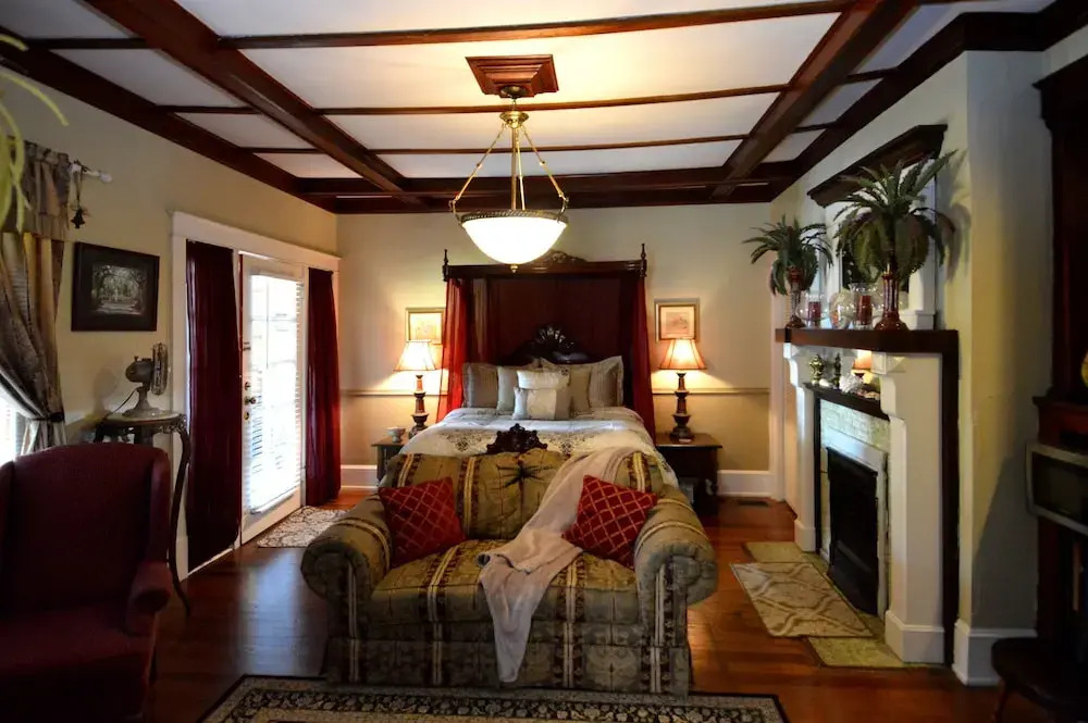 Saragossa Inn