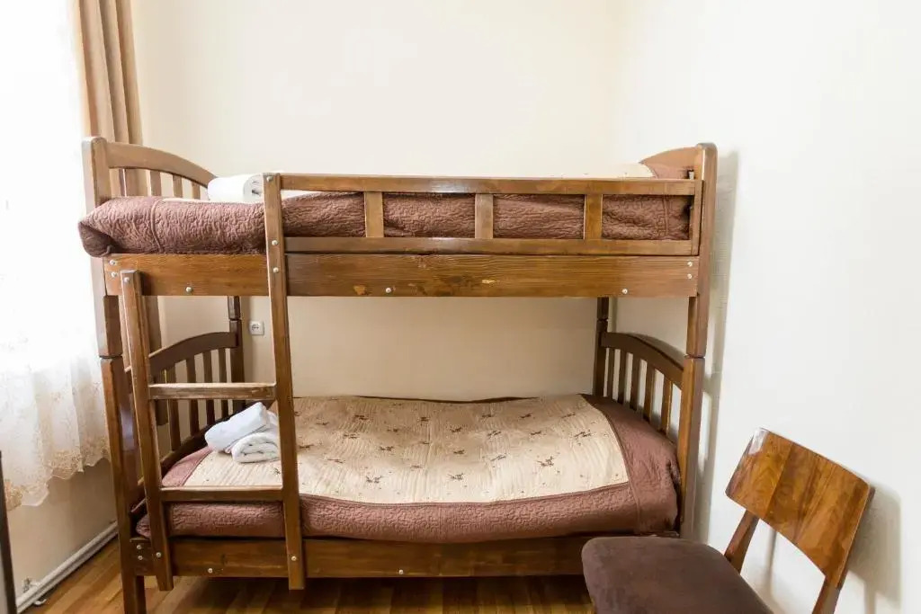 Gis Guest House