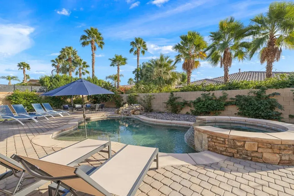 Relaxing Vacay Pool Spa Fire Pit Family Games