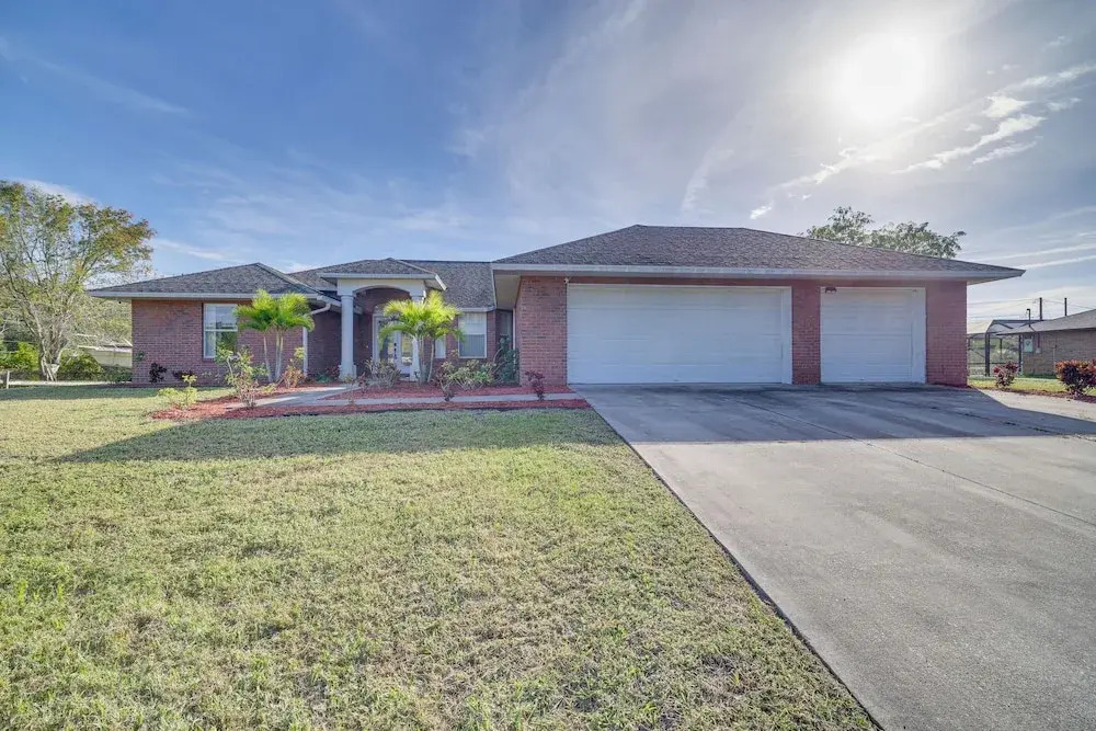Sunny Palm Bay Home w/ Screened Porch Near Beaches