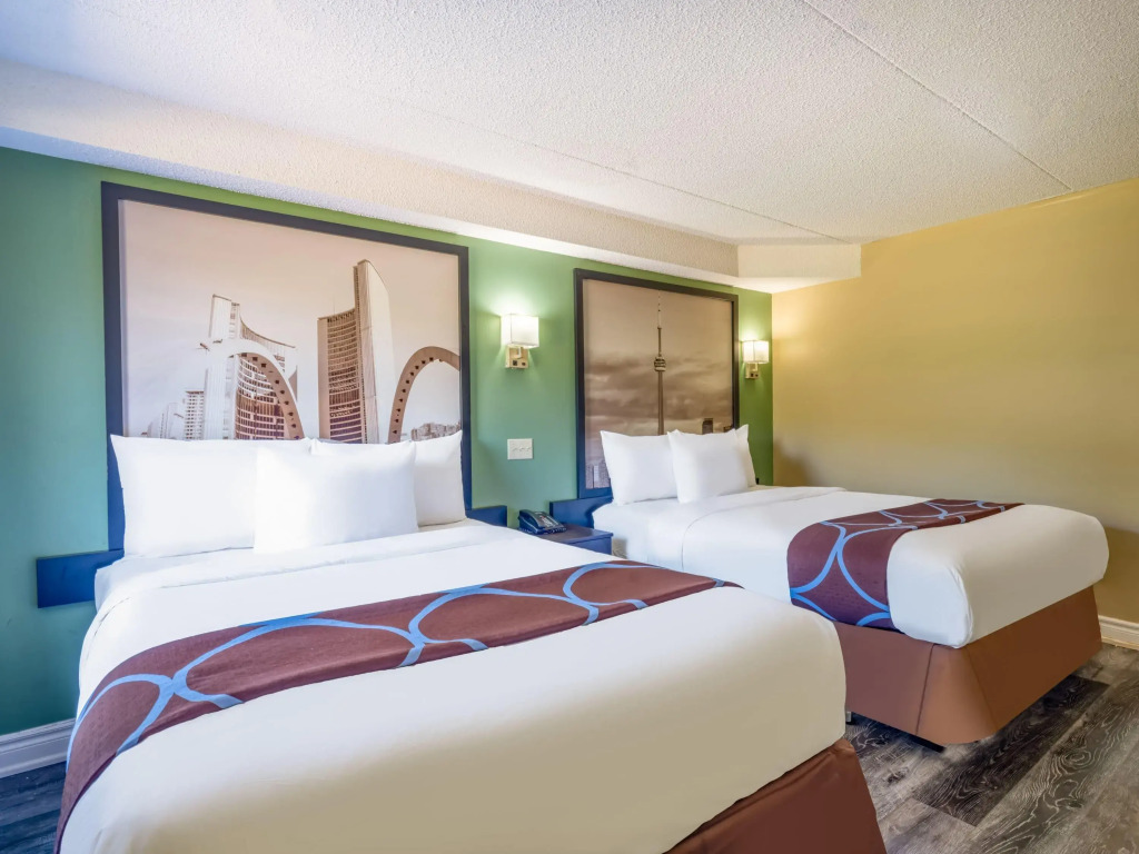 Super 8 by Wyndham Toronto East ON