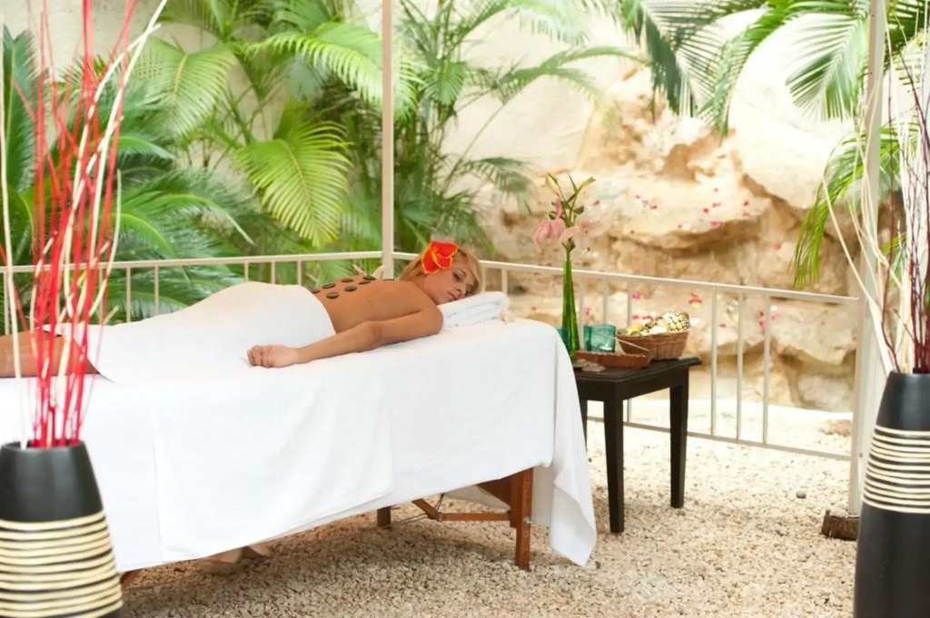 Hacienda Paradise Hotel