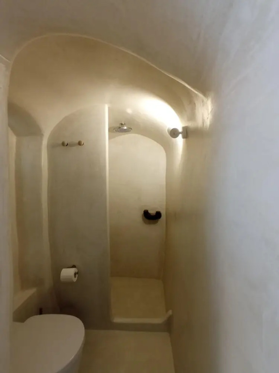 Sisyphus House in Santorini