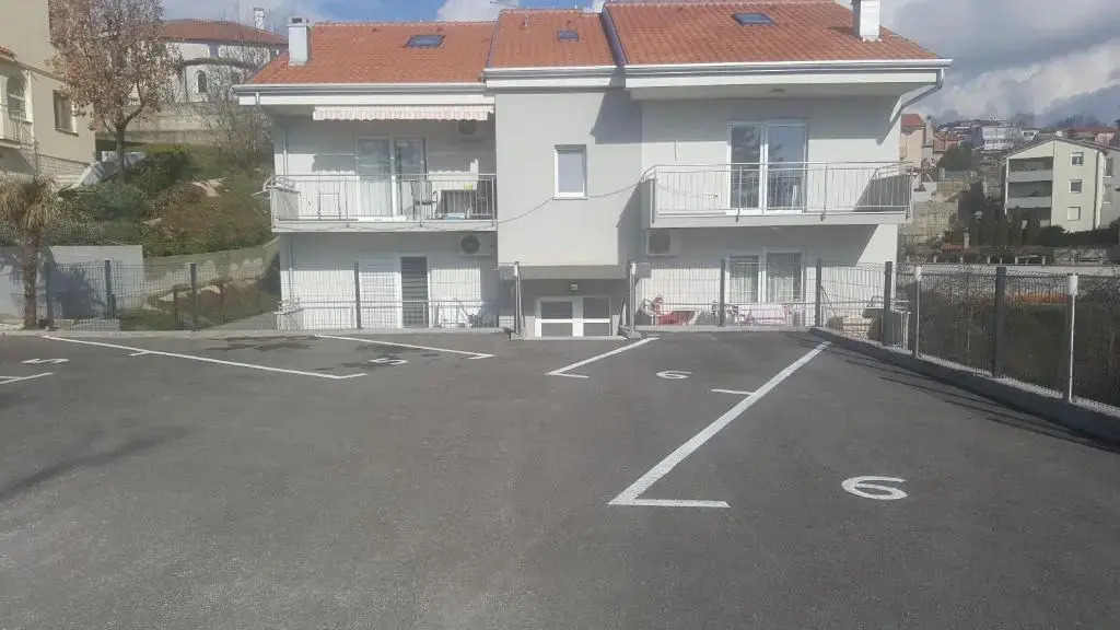 Studio Apartman Nina