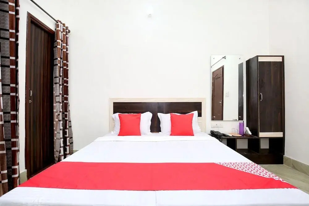 Oyo 24666 Samar Residency