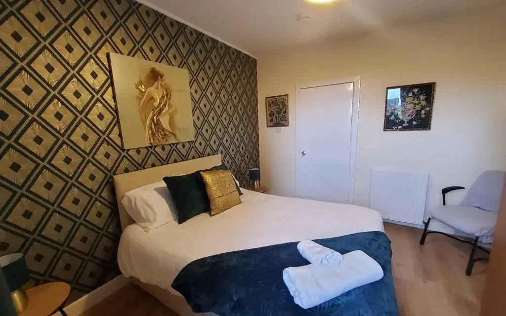 Sensational Stay Serviced Accommodation Aberdeen 4 Bedroom Apt - Bedford Avenue