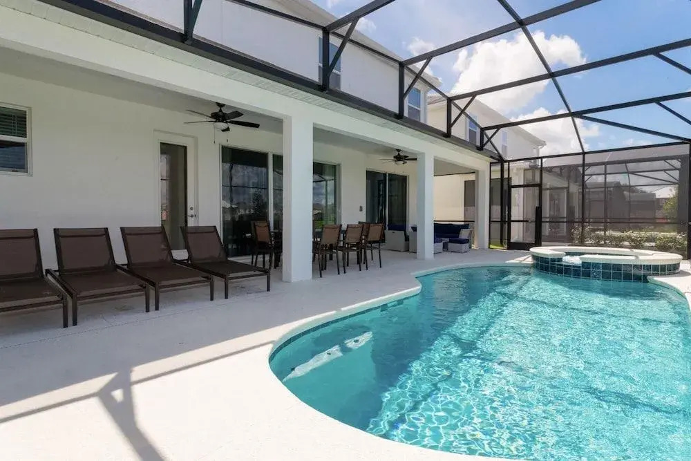 Large beautiful home by Disney