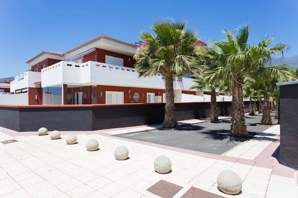 HomeLike Sea Front Duplex Terrace Pool