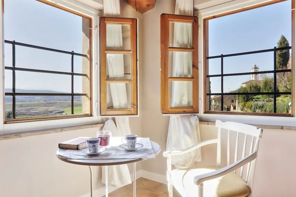 Elegant Panoramic Apartment