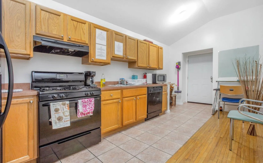 Racpanos Modern Stay on Forrest Street