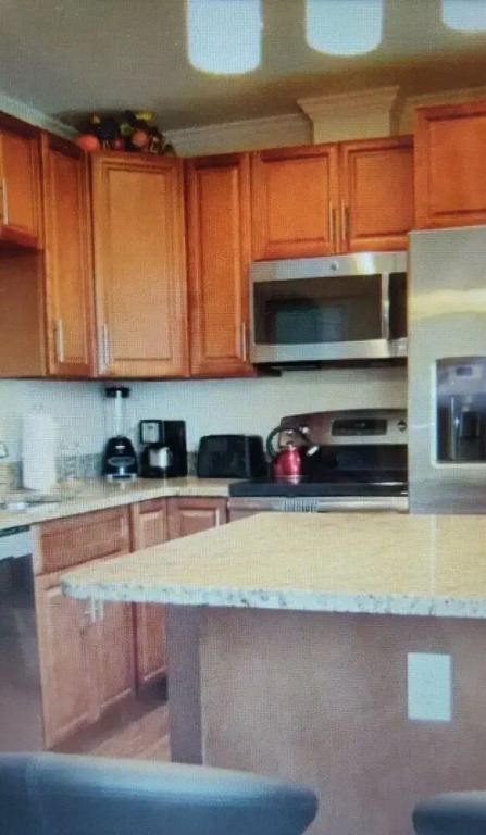 1 Br Unit With Parking 1 Bedroom Condo