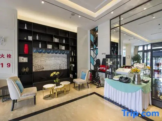 Xiyuemoon Hotel (Kunming Harmony Square Linyuqiao Subway Station Hotel ))