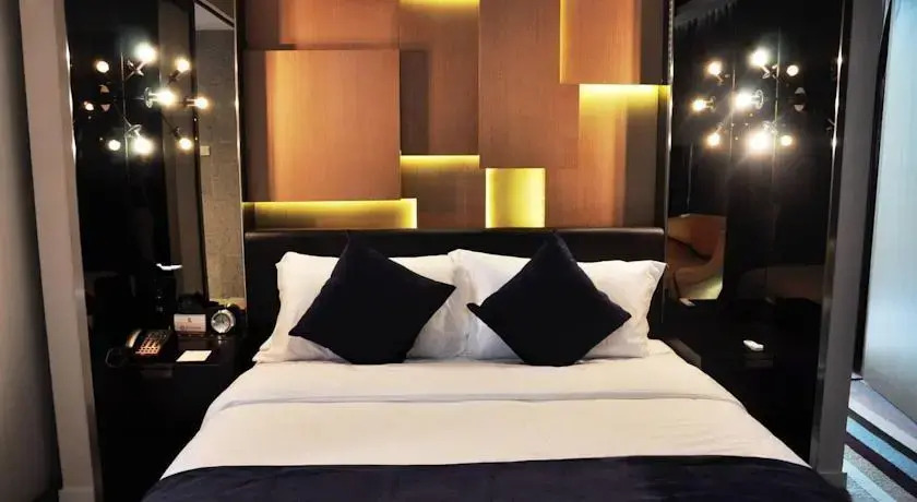 Kinghood Hotel