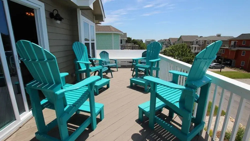 Moore Fun, Less Work - 6 Br home by RedAwning