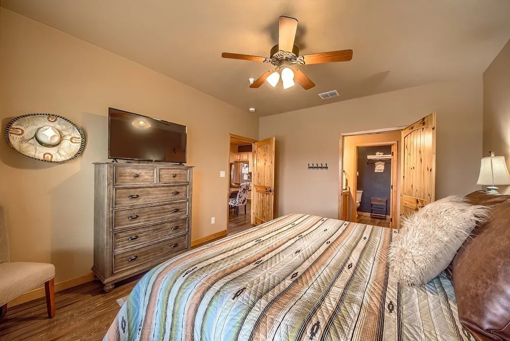 Old Mills Resort OM A5 3 Bedroom Condo by RedAwning